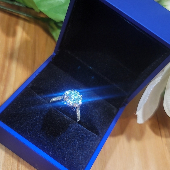 LED BLUE Proposal Ring Box for Wedding, Engagement - Luxury Jewelry Gift - Picture 2 of 6